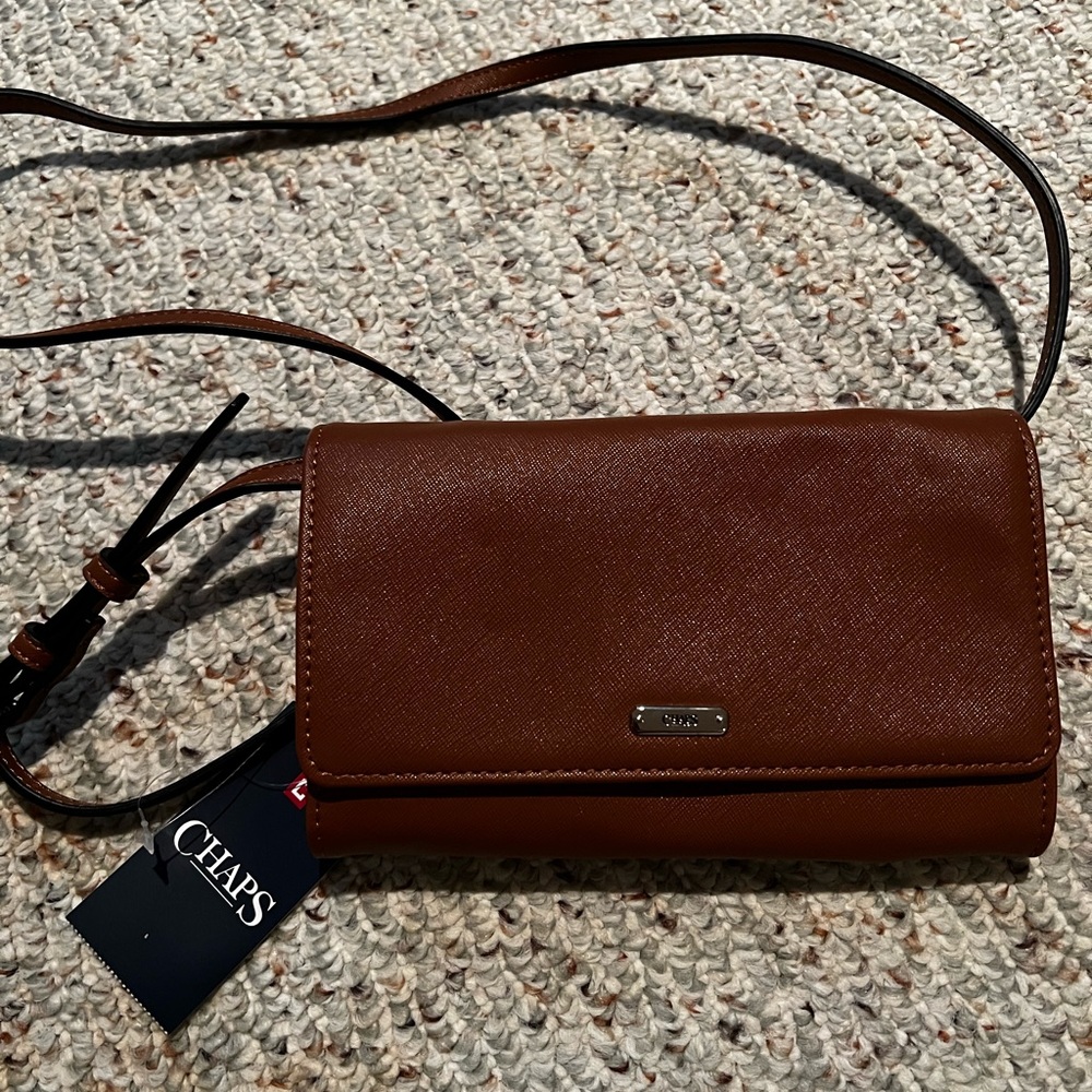 Light brown Relic brand crossbody purse